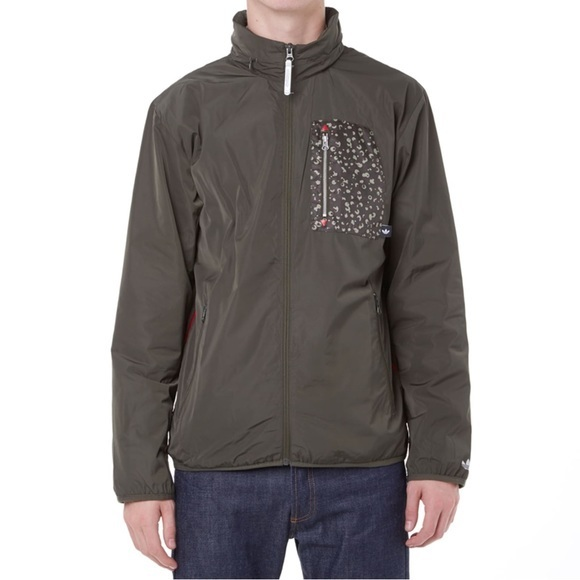 ADIDAS- ADV WINDBREAKER‎ NIGHT CARGO
Size Small - Picture 1 of 8